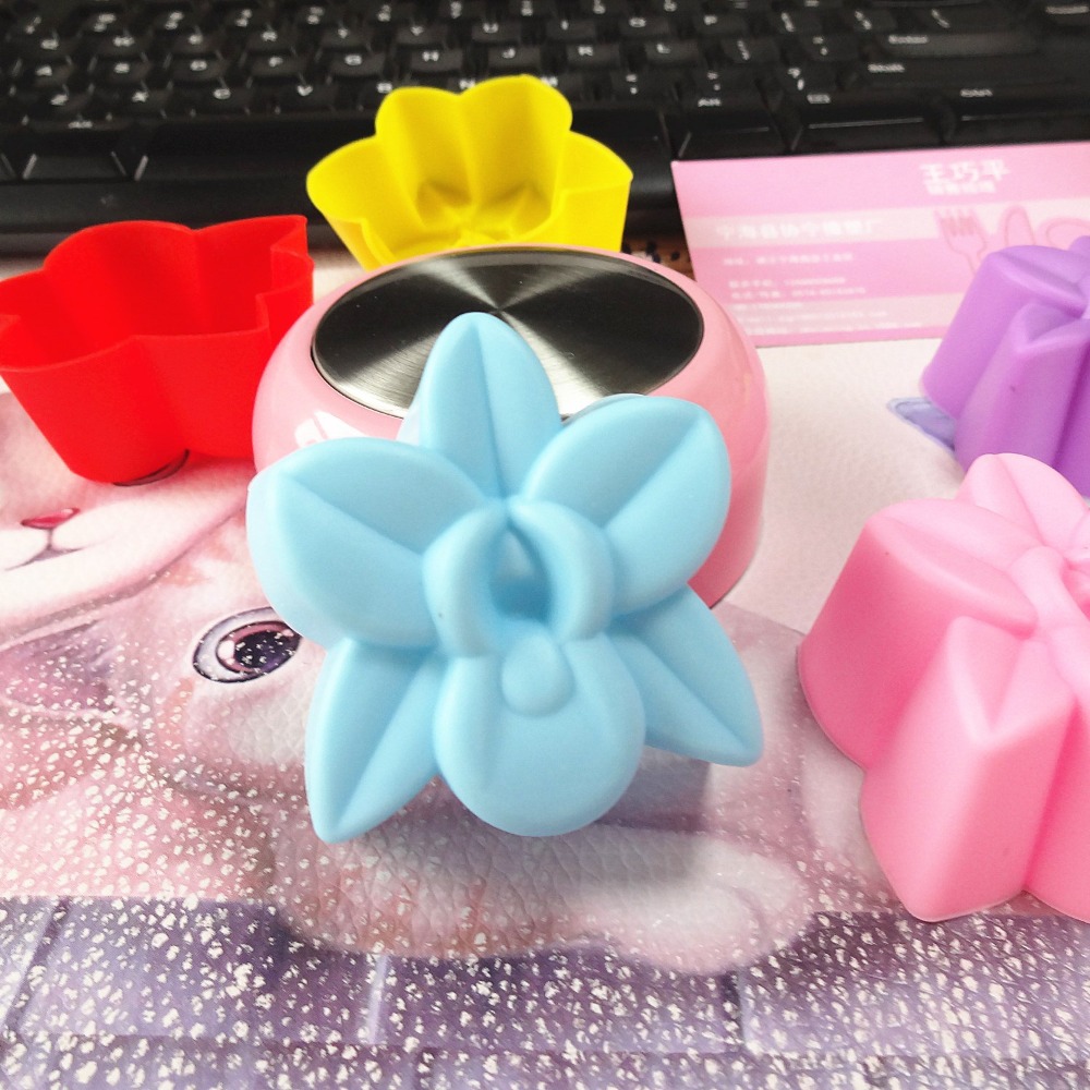 Cute 5cm Flower Silicone Cake  - đánh giá và giá Soap Making Equipment